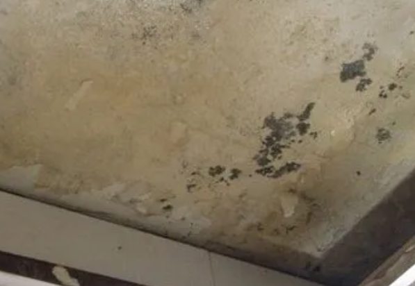 城北阳台漏水维修公司分享下城北卫生间渗水维修需要注意哪些问题。